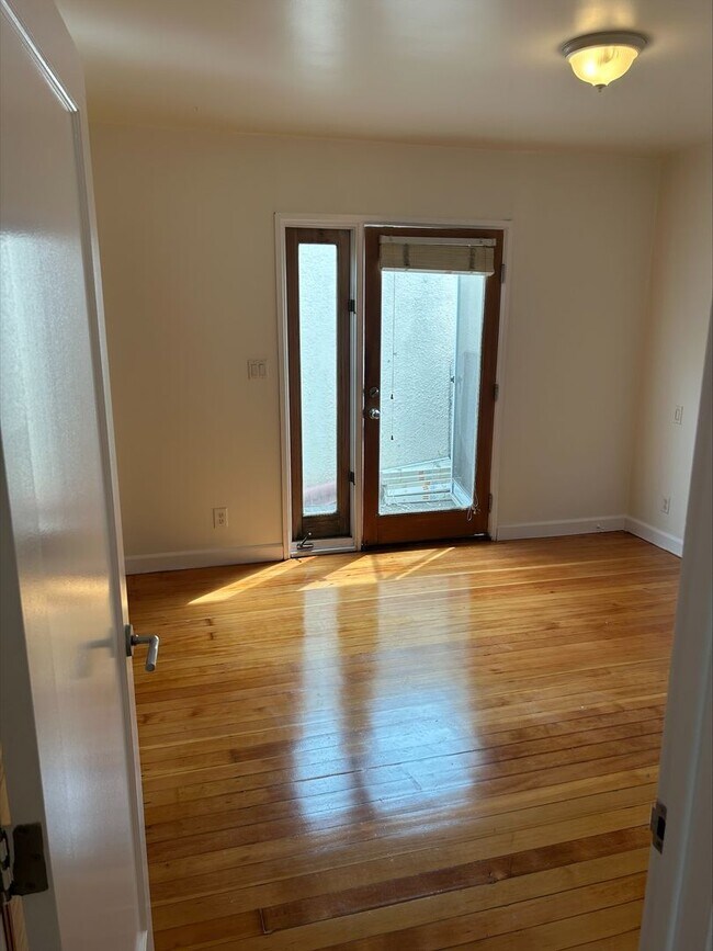 Building Photo - 2351-2353 OCEAN AVE.