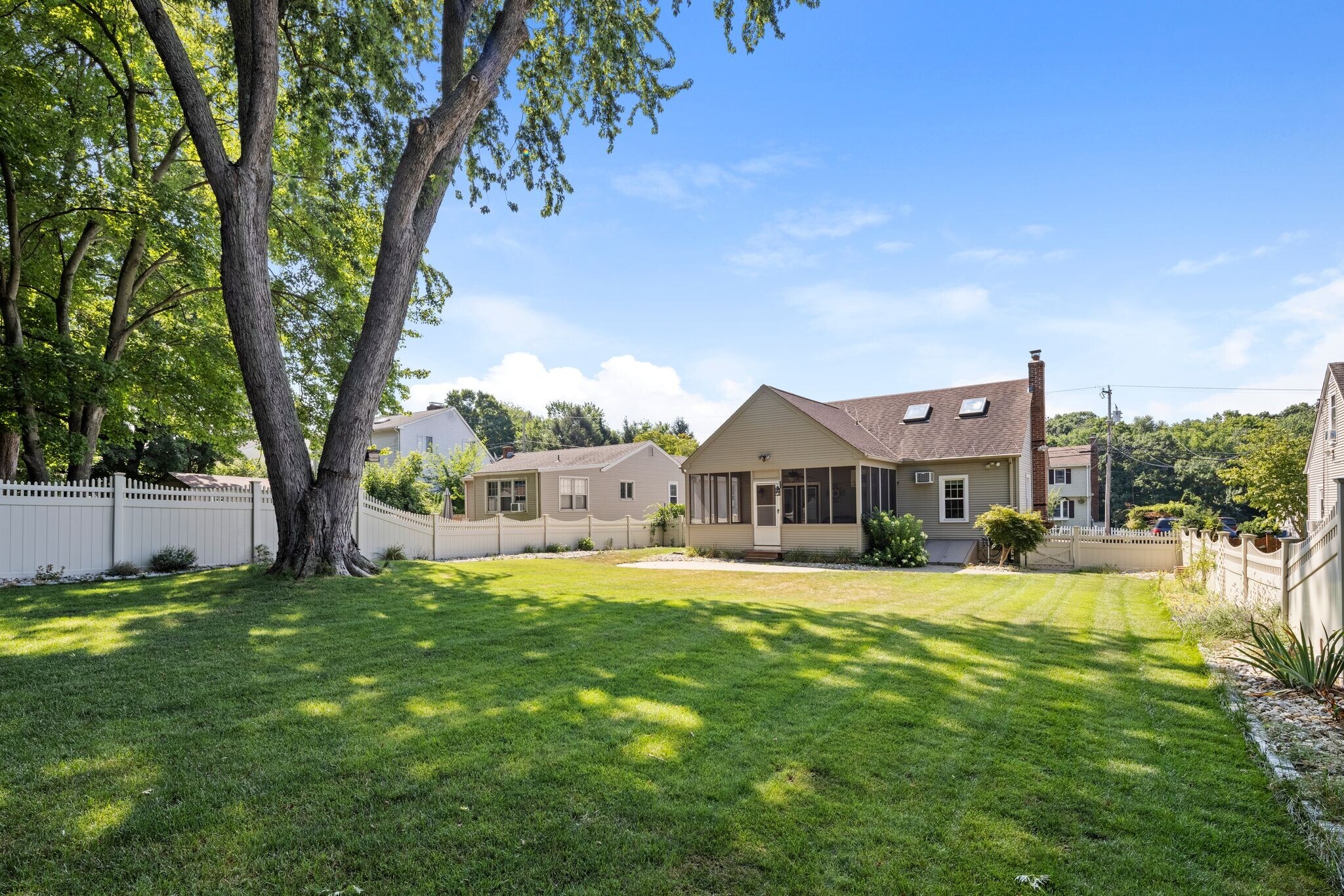 Building Photo - 89 Campbell Ave