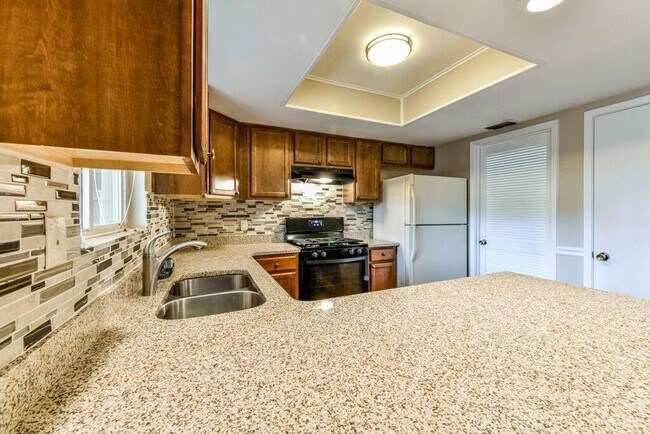 Building Photo - 53 Doranne Ct