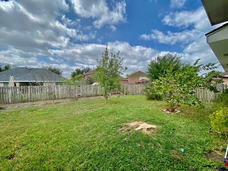 Building Photo - 4112 Blackhawk St