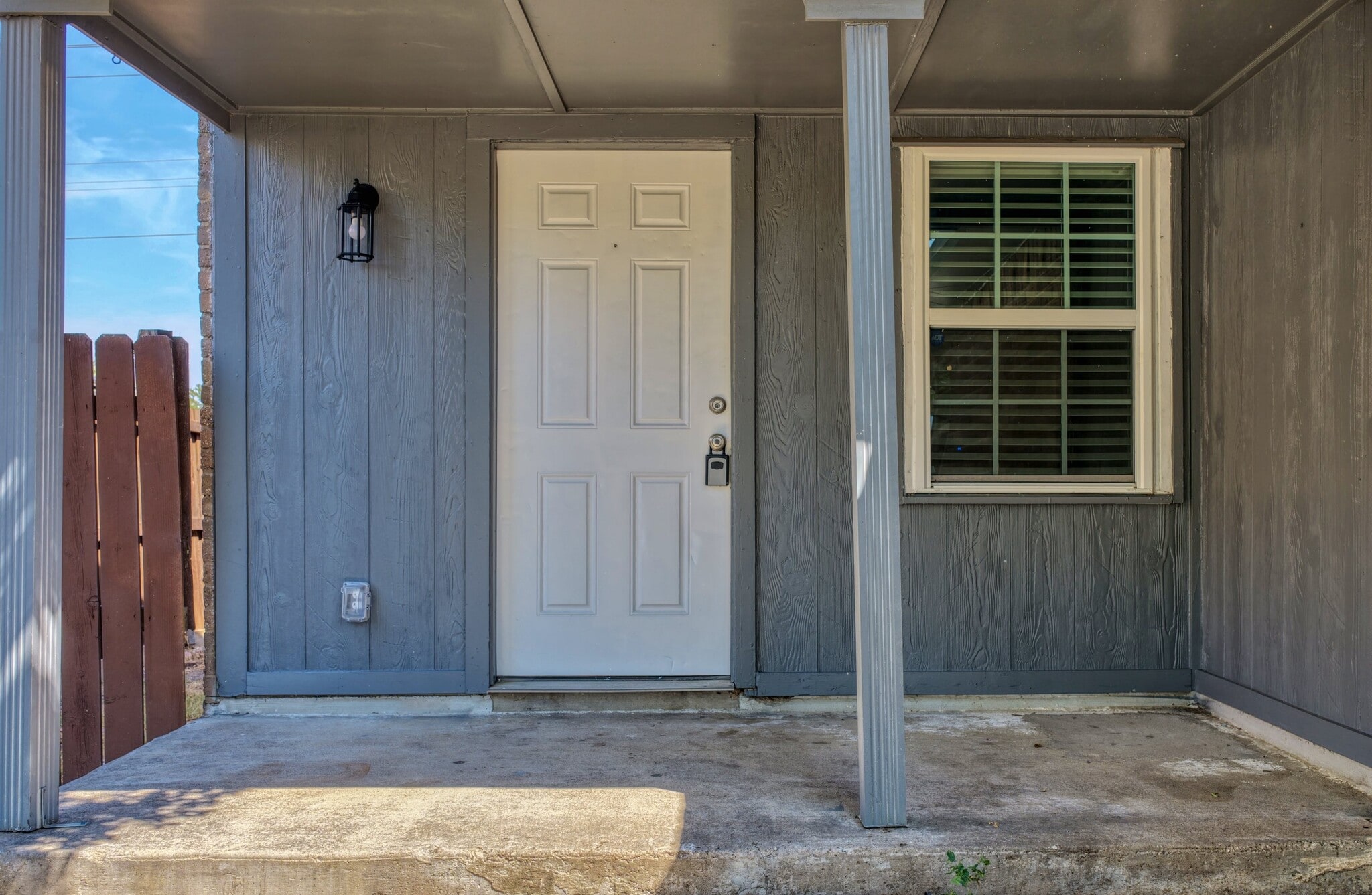 Building Photo - 6028 Dooley Dr