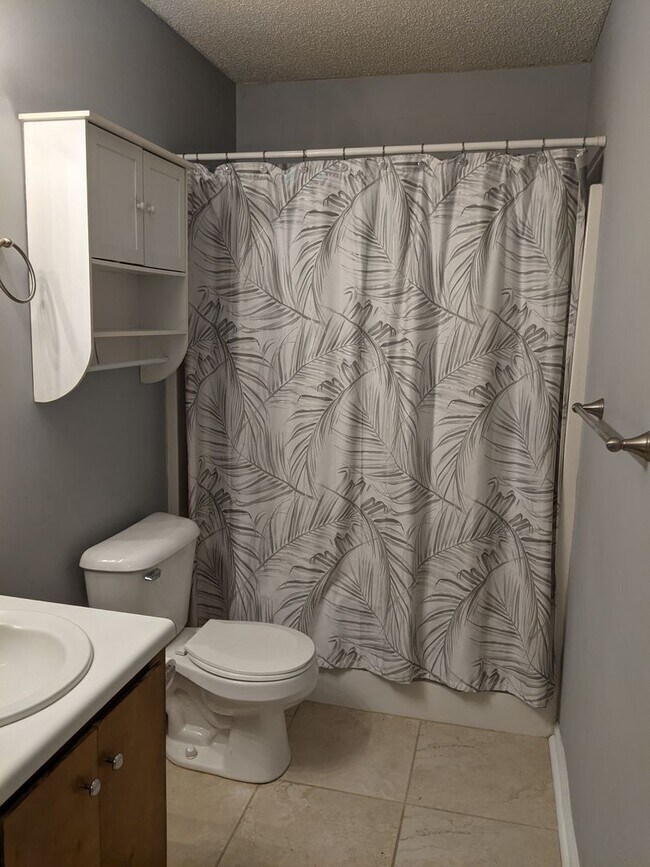 Building Photo - 1226 Roberts Way