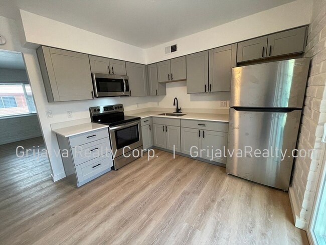 Building Photo - 2515 N Geronimo Ave