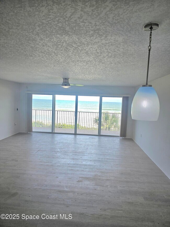 Building Photo - 1095 N Hwy A1A