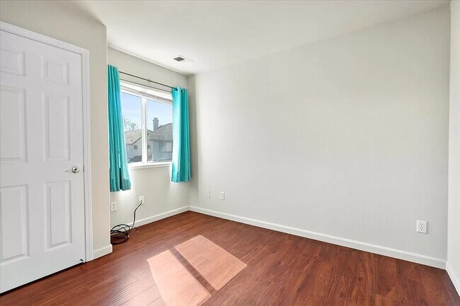 Building Photo - 1101 Panoche Ct