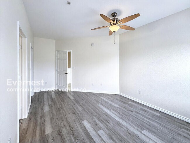 Building Photo - 4306 Bayside Village Dr
