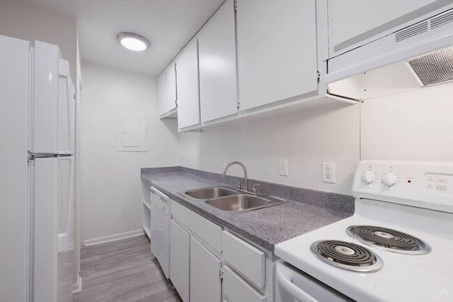 Building Photo - Live Larger Near Emory — Spacious 2-Bedroom with 1.5 Baths | 936 SF
