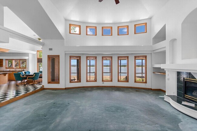 Building Photo - 4 Bedroom 4 Bathroom Property on Boyd Lake