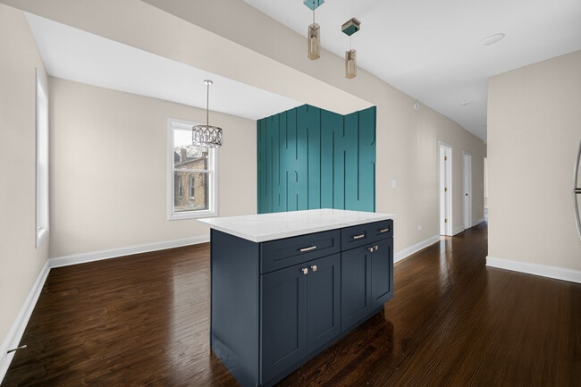 Building Photo - 7011 S Prairie Ave