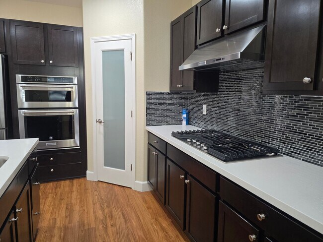 Building Photo - Executive home located on a quiet cul-de-s...