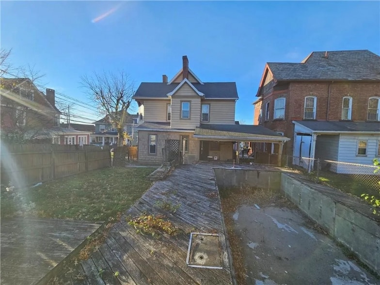 Building Photo - 19 Eagle St