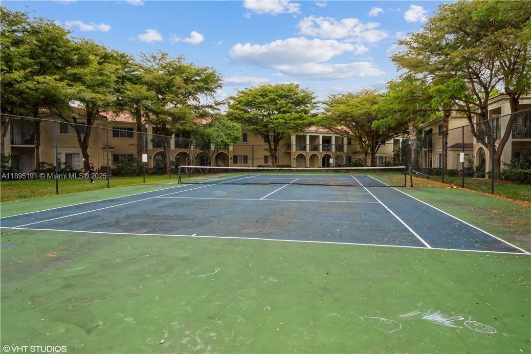 Building Photo - 2439 Centergate Dr