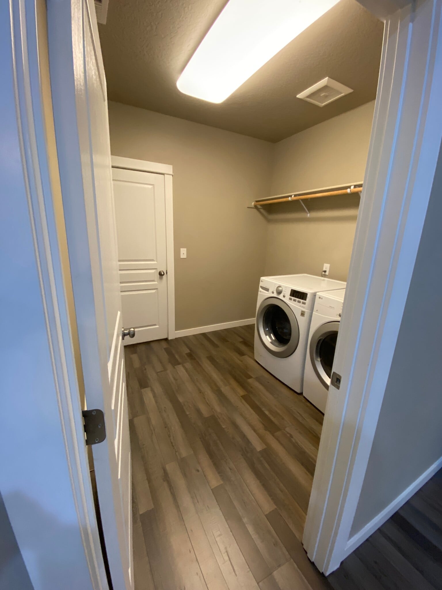 Building Photo - 1640 SW Panorama Dr