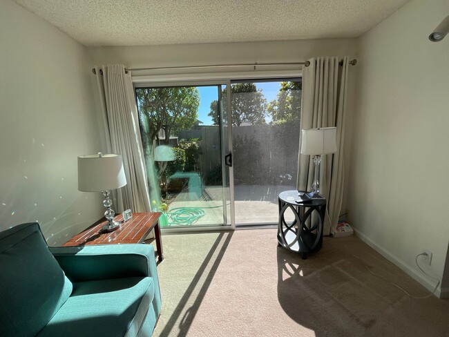 Building Photo - Rio Del Mar Condo - 2bed/2bath + den