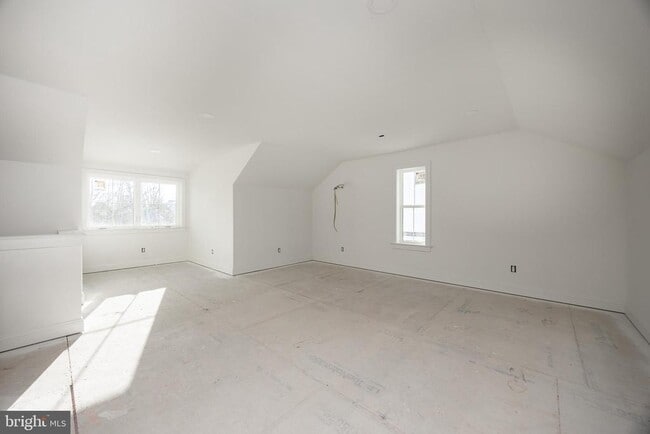 Building Photo - 453 E Franklin St