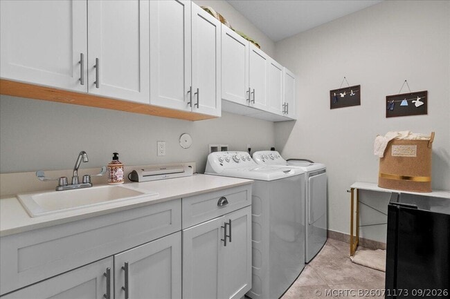 Building Photo - 131 Sword Fern Pl