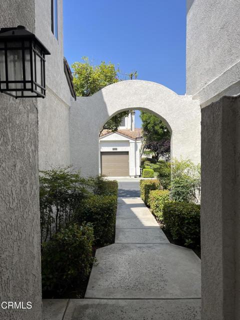 Building Photo - 2141 Triador St