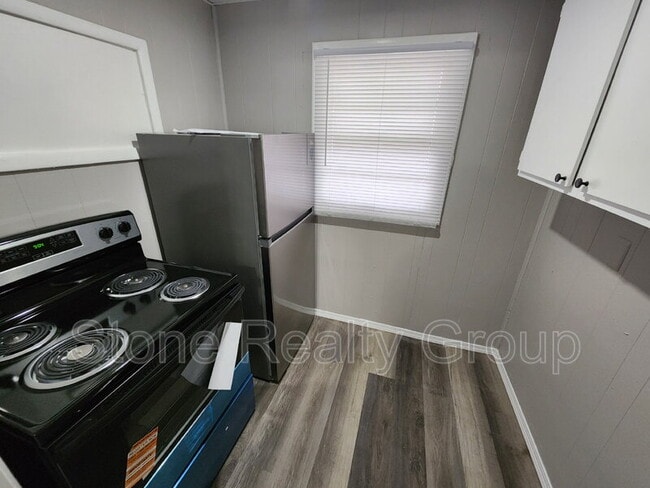 Building Photo - 801 Grant St