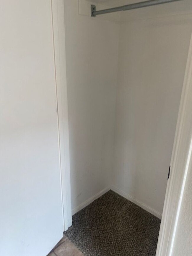 Building Photo - $2,350 3 Bedroom Gilbert 85296 Home For Le...