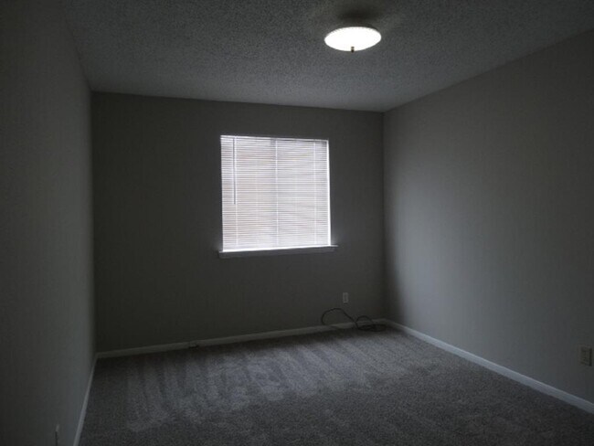 Building Photo - 15521 Weldon Dr
