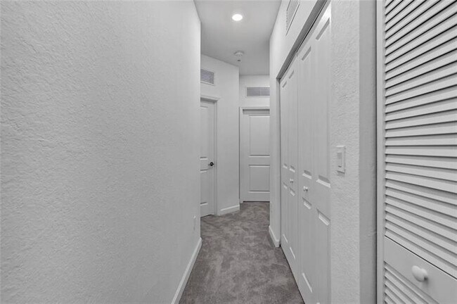 Building Photo - 260 SW 159th Way