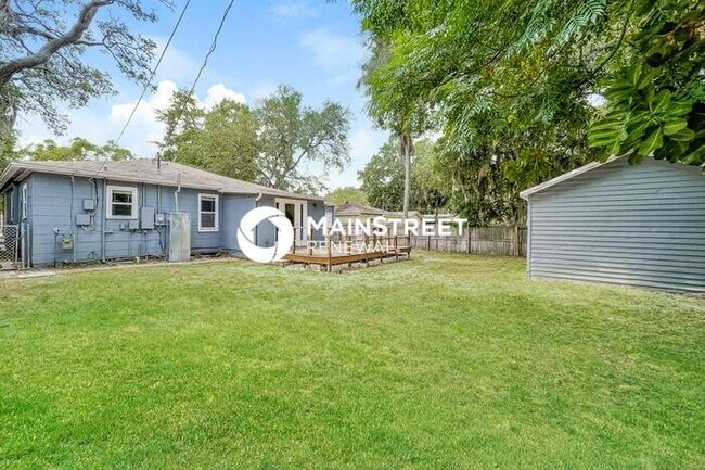 Building Photo - 2 Bedroom Pet-Friendly Home in Clearwater, FL with Main Street Renewal