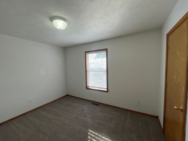 Building Photo - Remarkable Value. Unbeatable Location.