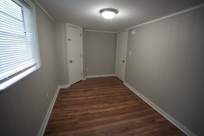 Building Photo - 1415 Hatcher Ave SE