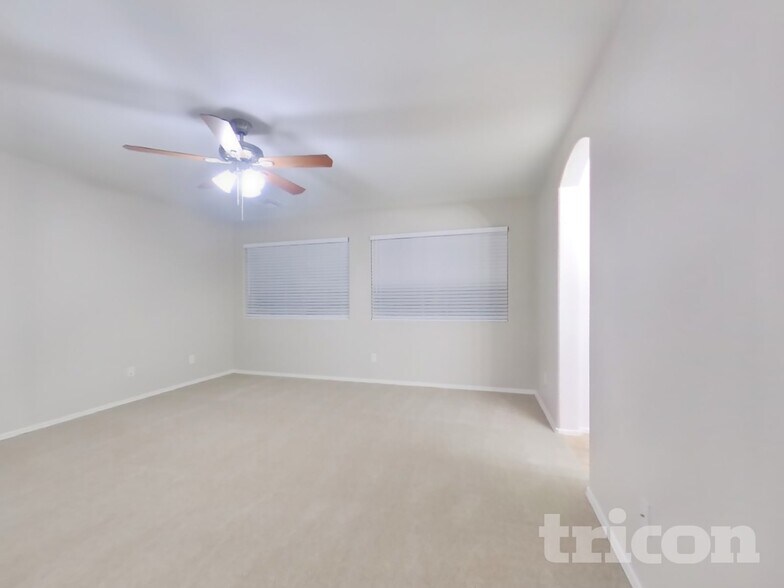 Building Photo - 15034 N 146th Ln