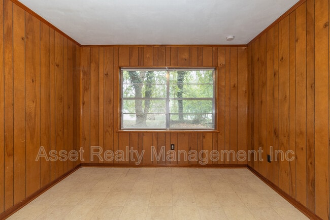 Building Photo - 630 Colonial Dr