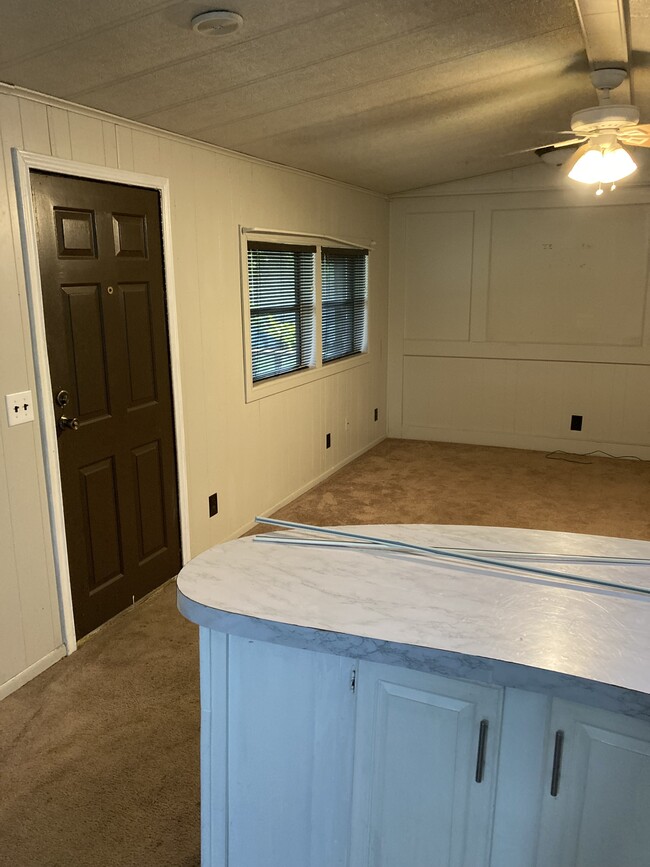 Building Photo - 203 W Baldwin Ln