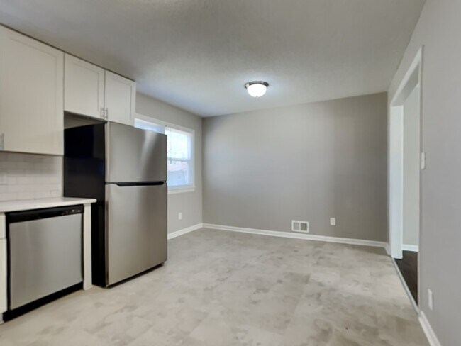 Building Photo - 8909 Stark Ave