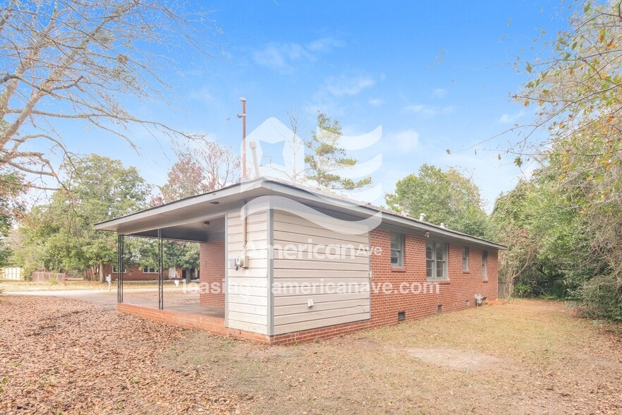 Building Photo - 142 Briardale Ave