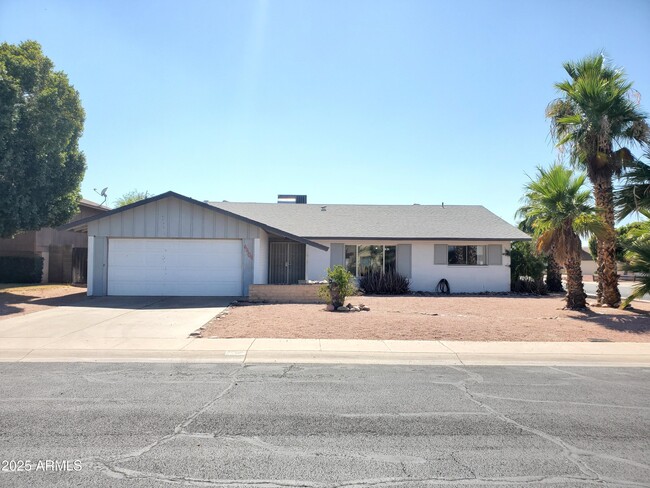 Primary Photo - 4404 S McAllister Ave
