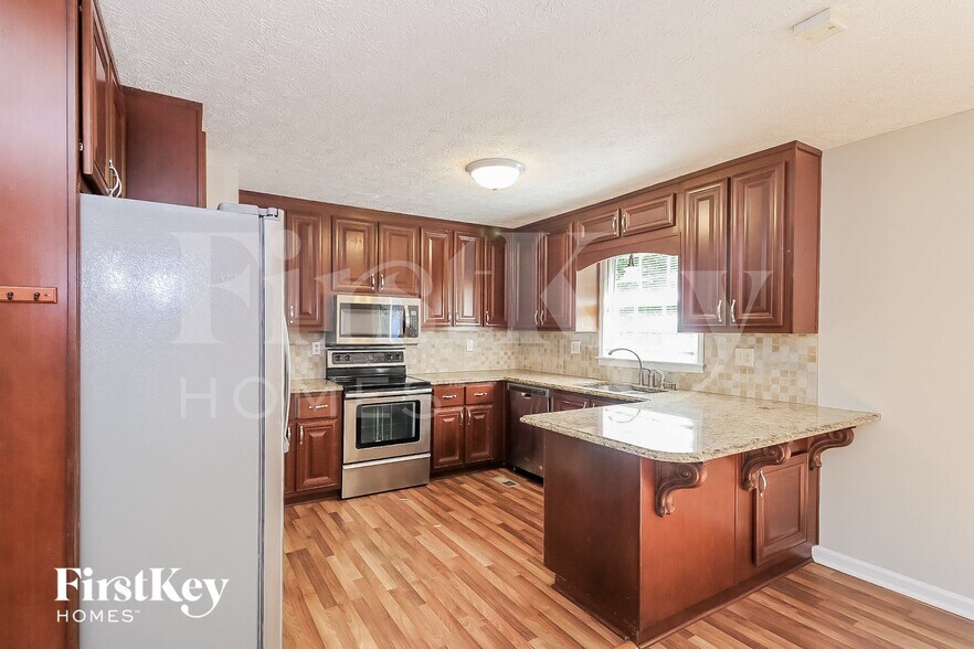 Building Photo - 4894 Raven Way NE