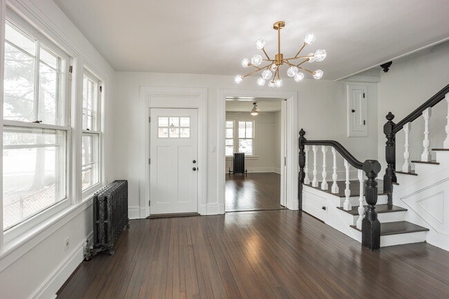 Building Photo - 62 Shrewsbury Ave