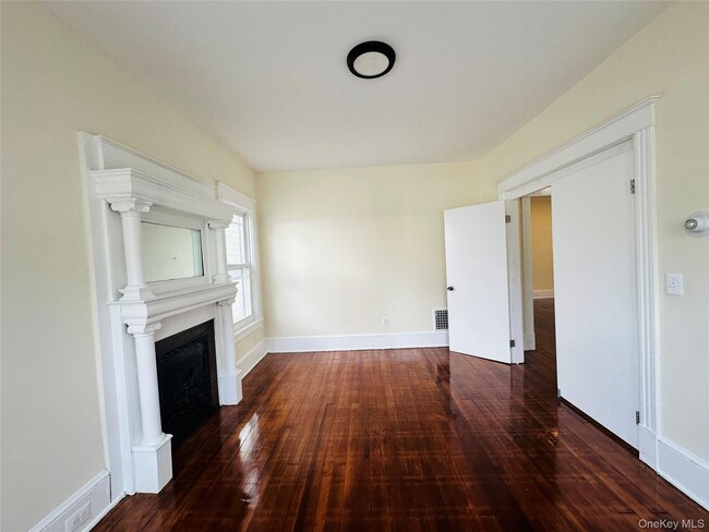 Building Photo - 71 N Hamilton St