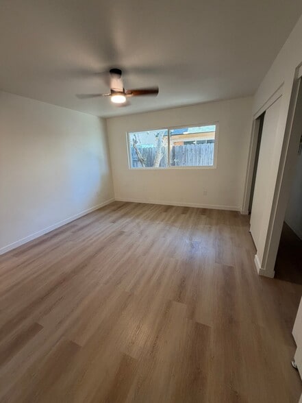 Building Photo - 2232 E Joana Dr