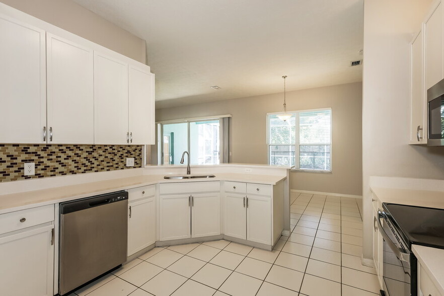 Building Photo - 2304 Golf Manor Blvd
