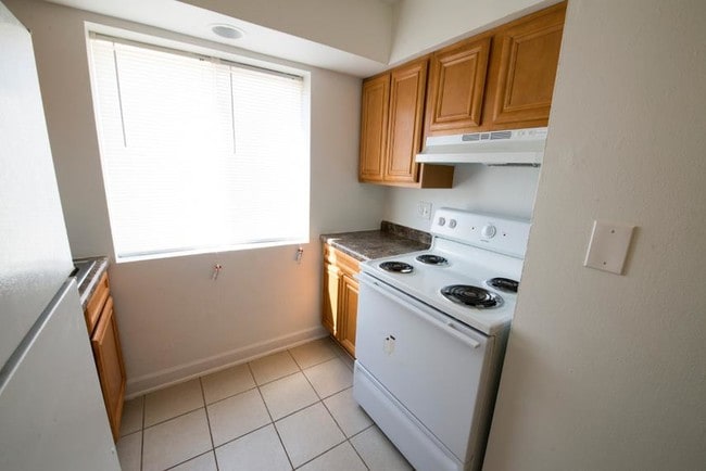 Building Photo - Broadview Apartments