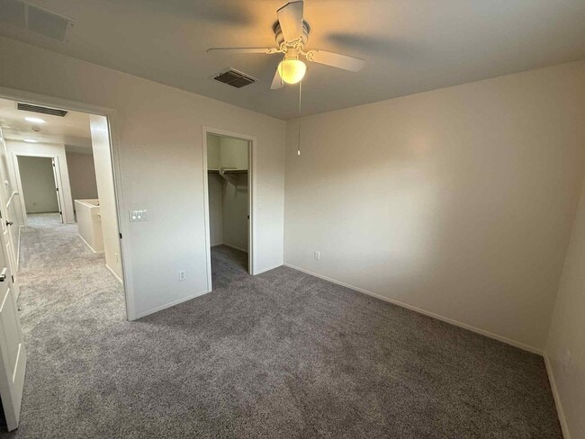 Building Photo - 640 W Emerald Key Dr