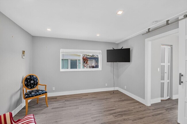 Building Photo - 14624 Country Side Ln