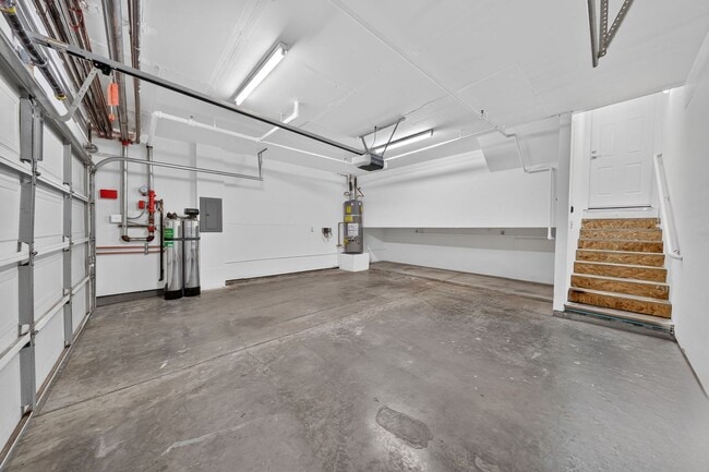 Building Photo - 385 Race St