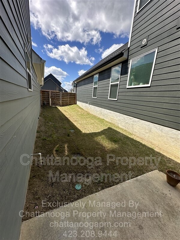 Building Photo - 1526 Bowtie Rd