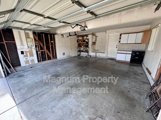 Building Photo - 40475 Crystal Aire Ct