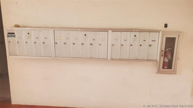 Building Photo - 3910 Crystal Lake Dr