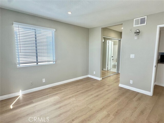 Building Photo - 1052 S Mariposa Ave