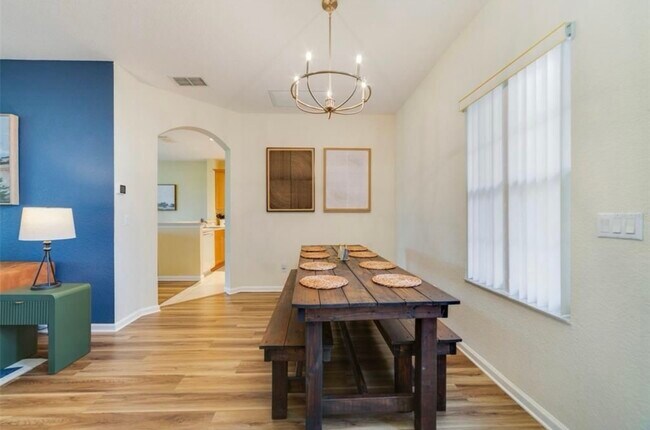 Building Photo - 2956 White Cedar Cir