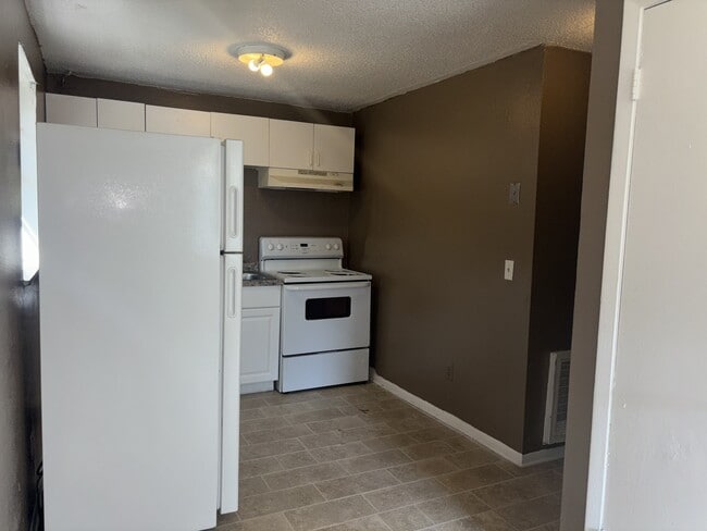 Building Photo - 1117 Rushing St