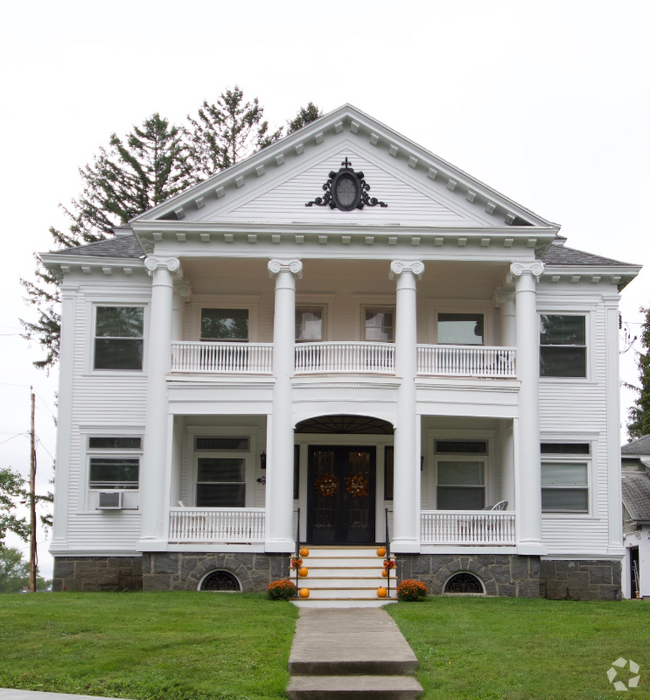 Building Photo - 409 S Melcher St